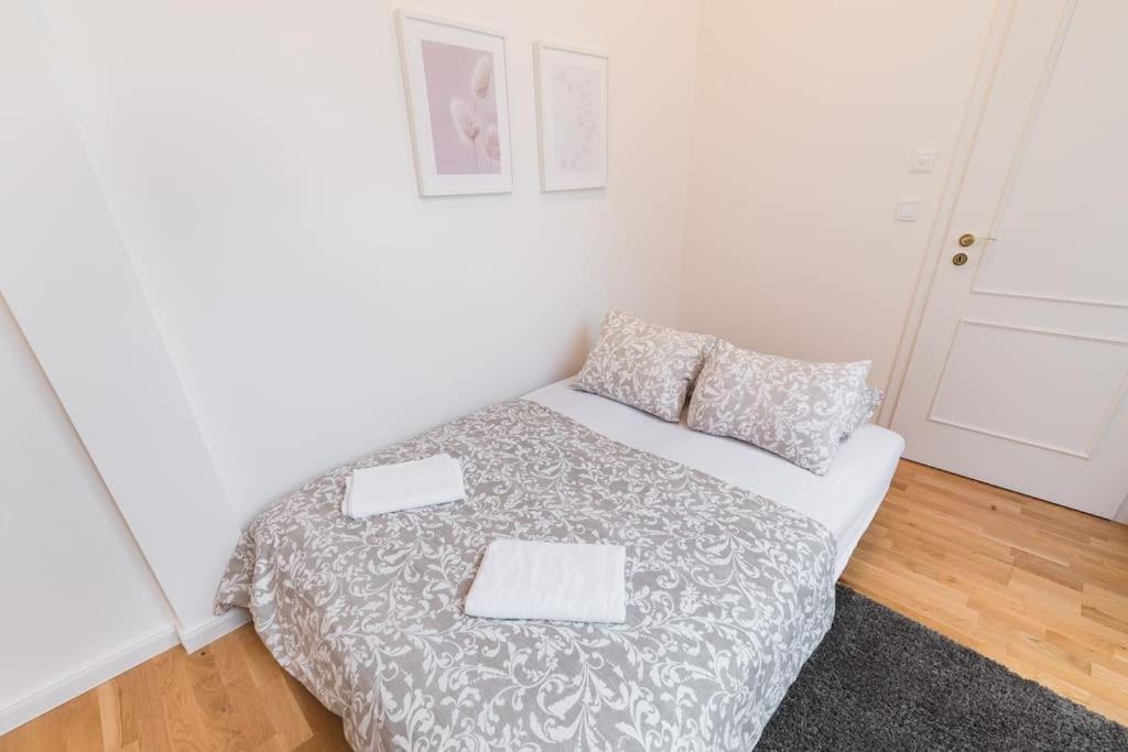 Imperial Loft Apartment Praag Buitenkant foto